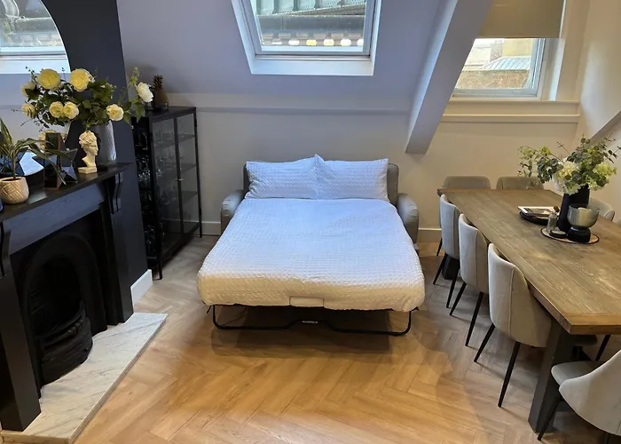 Princes Wharf, Stylish 2 Bed City Centre Apartment