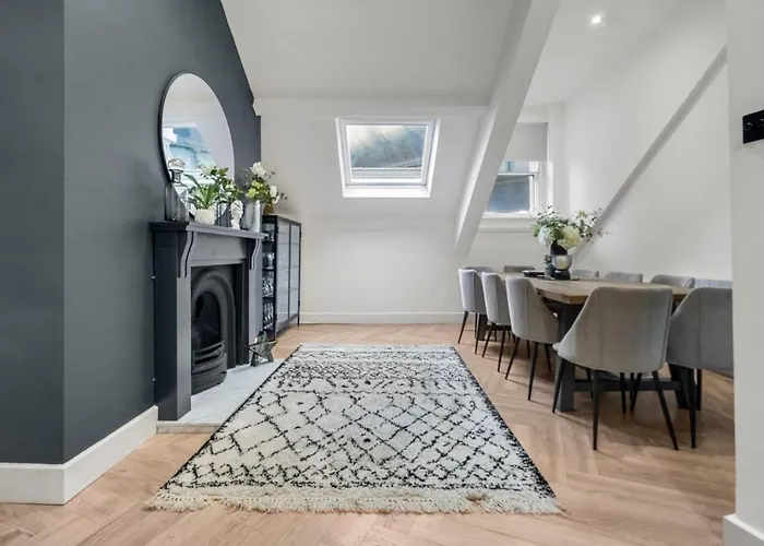 Princes Wharf, Stylish 2 Bed City Centre Apartment